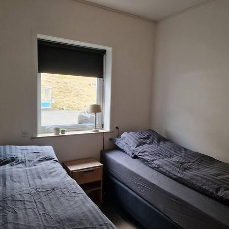 Appartamento New Flat With Hot Tub - No3 Oyndarfjordur Esterno foto