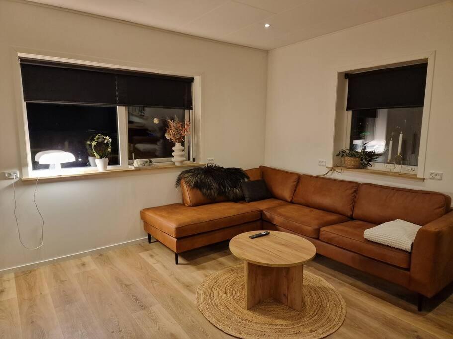 Appartamento New Flat With Hot Tub - No3 Oyndarfjordur Esterno foto