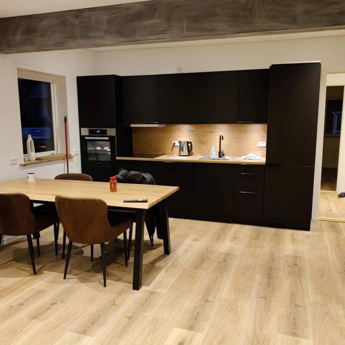 Appartamento New Flat With Hot Tub - No3 Oyndarfjordur Esterno foto